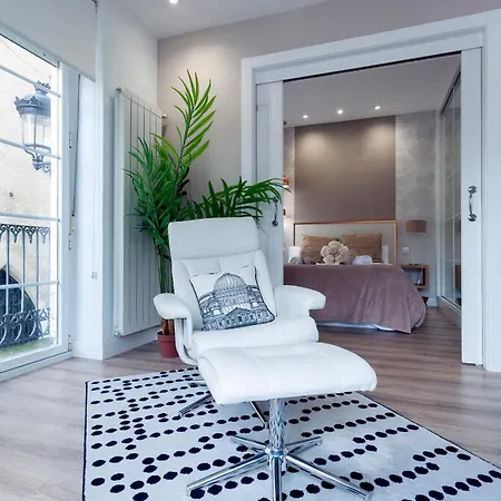 Cinco Balcones A La Catedral By Unique