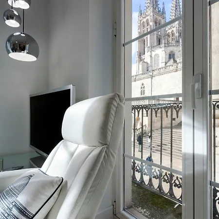 Cinco Balcones A La Catedral By Unique Apartment Burgos