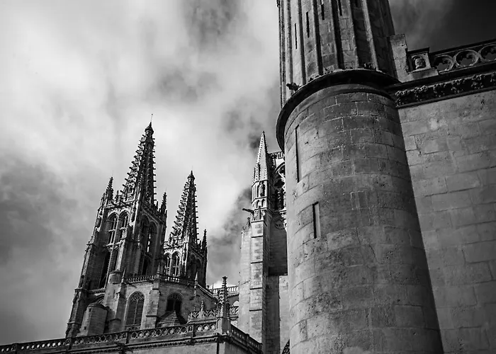 Cinco Balcones A La Catedral By Unique Бургос