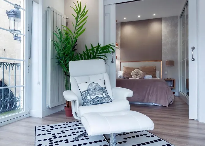 Cinco Balcones A La Catedral By Unique