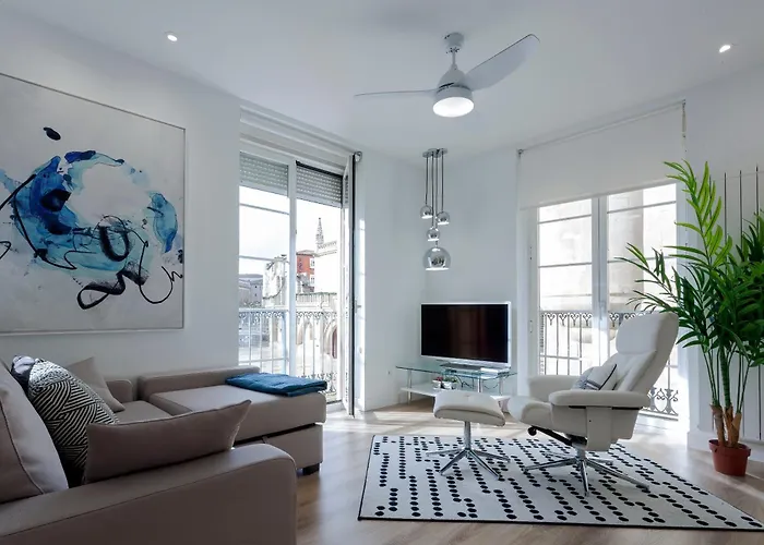 Cinco Balcones A La Catedral By Unique Burgo